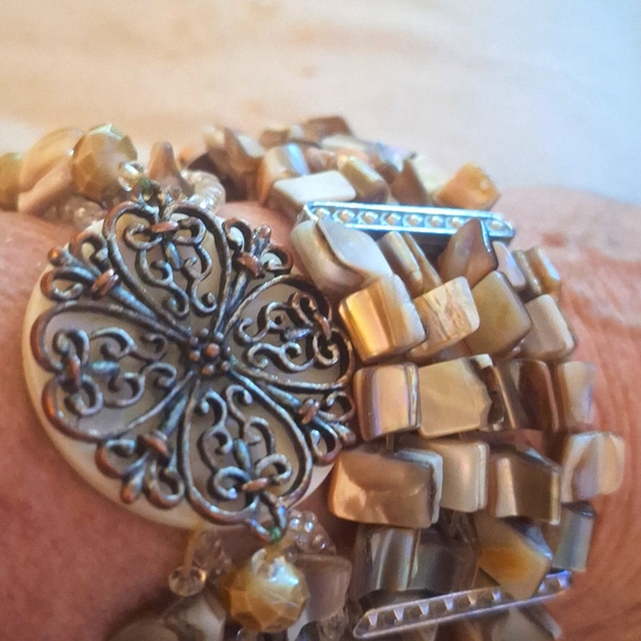 One Quartz Mother of Pearl Watch & One Bracelet W/Abalone & Beads - Picture 9 of 9
